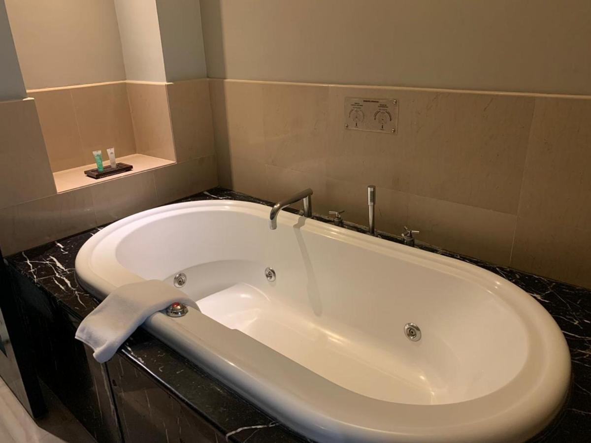Surya Hotel & Cottages Prigen Ngoại thất bức ảnh