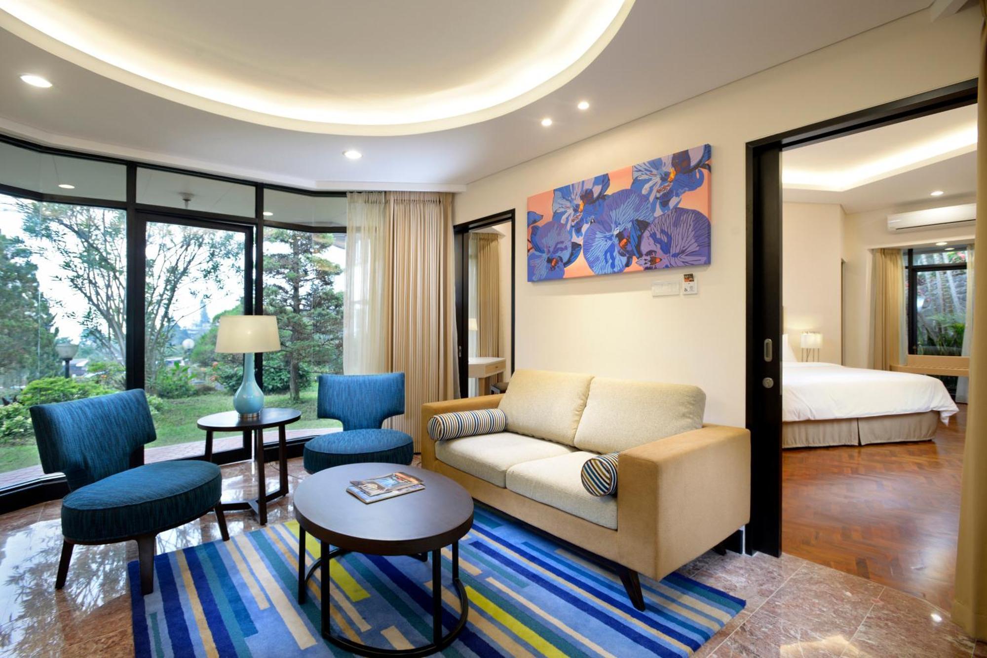Surya Hotel & Cottages Prigen Ngoại thất bức ảnh
