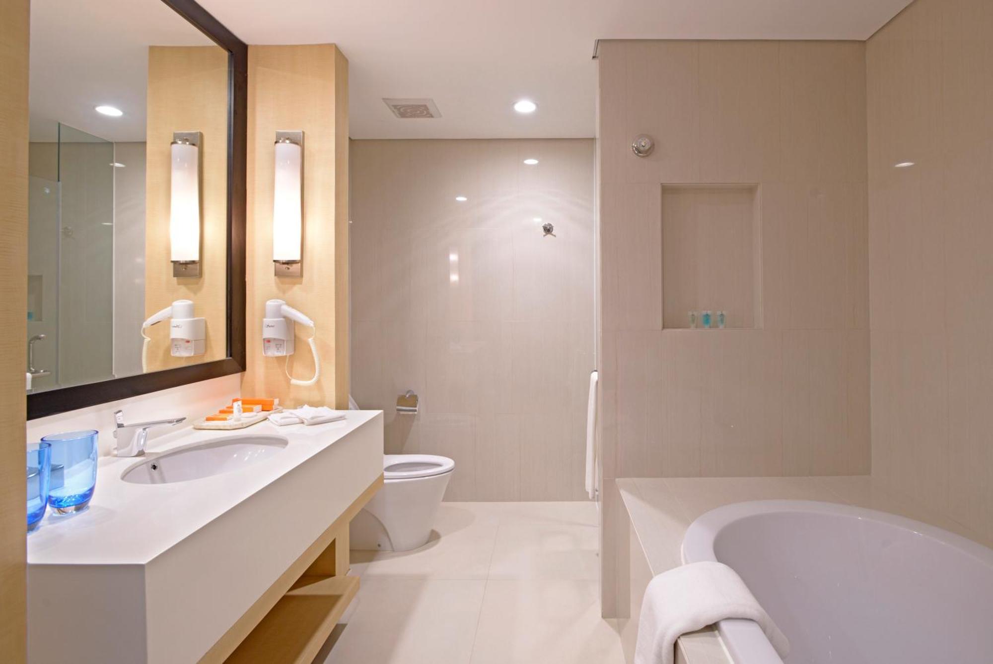 Surya Hotel & Cottages Prigen Ngoại thất bức ảnh