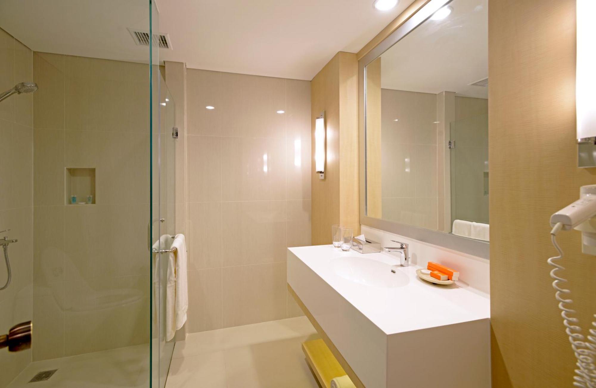 Surya Hotel & Cottages Prigen Ngoại thất bức ảnh