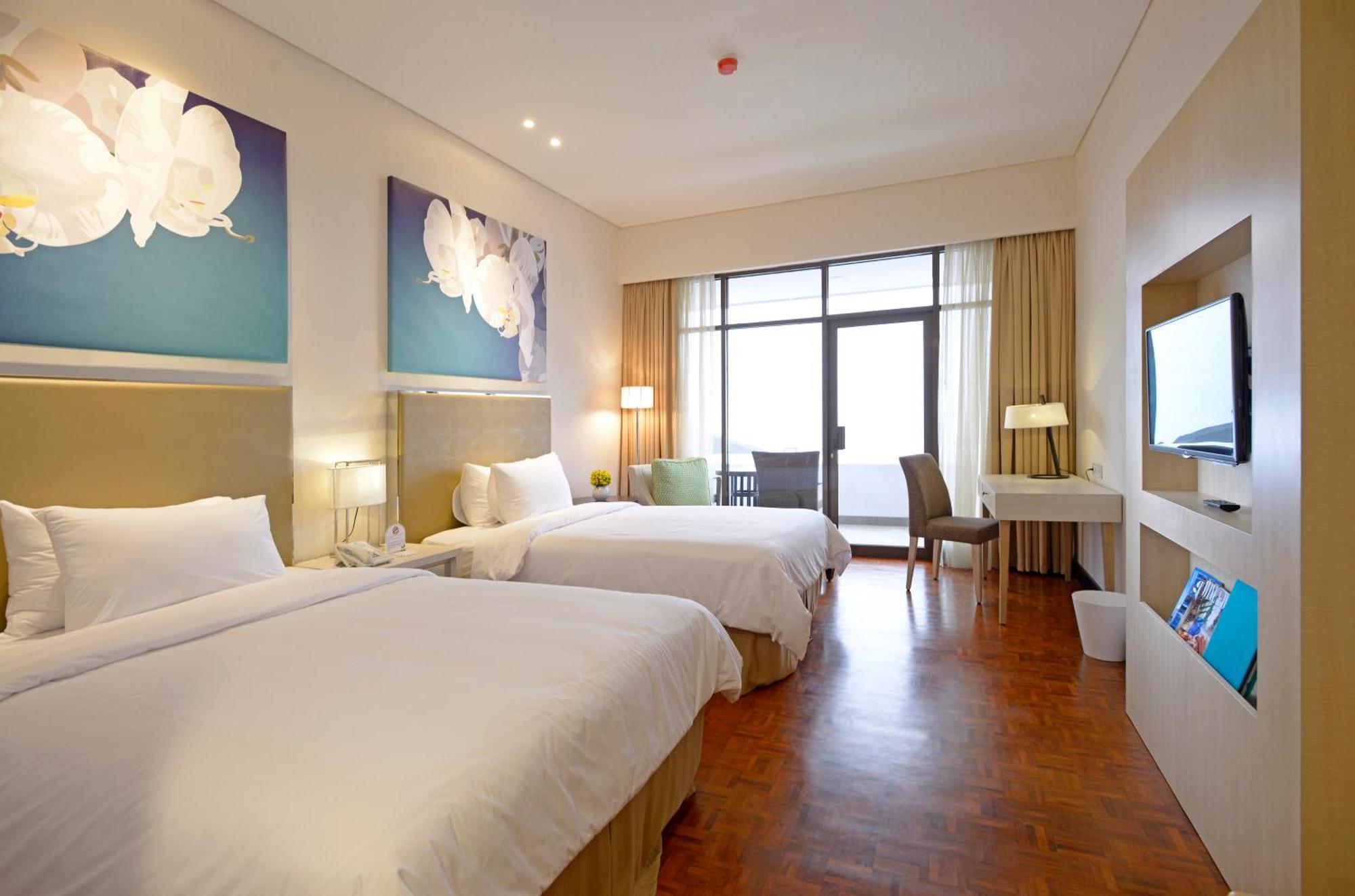 Surya Hotel & Cottages Prigen Ngoại thất bức ảnh