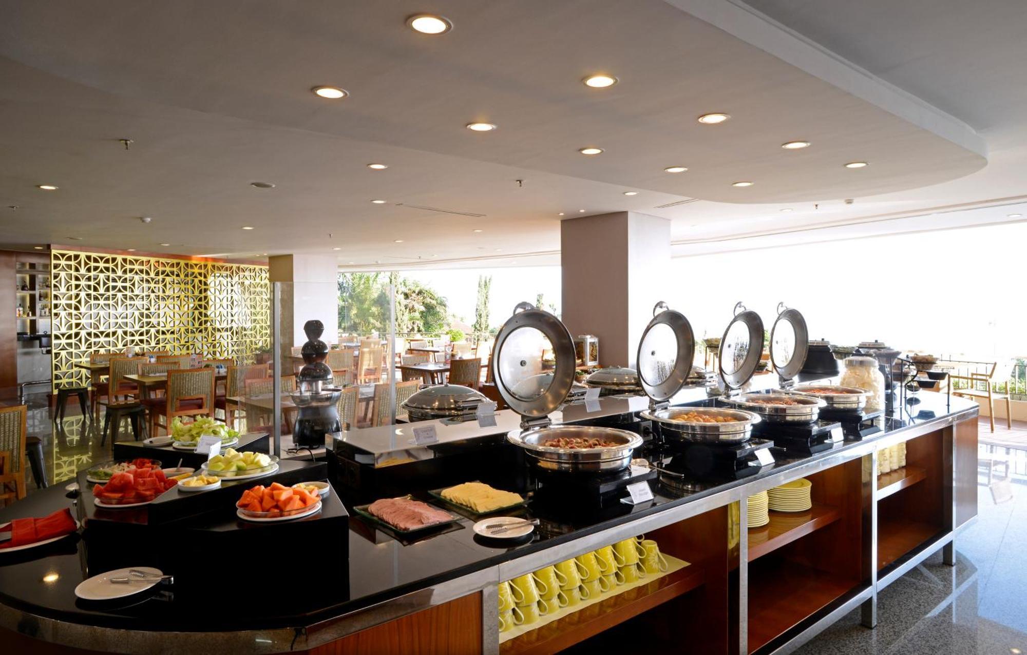 Surya Hotel & Cottages Prigen Ngoại thất bức ảnh