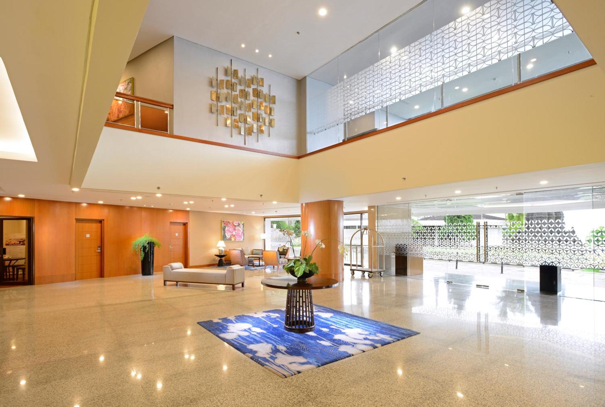 Surya Hotel & Cottages Prigen Ngoại thất bức ảnh