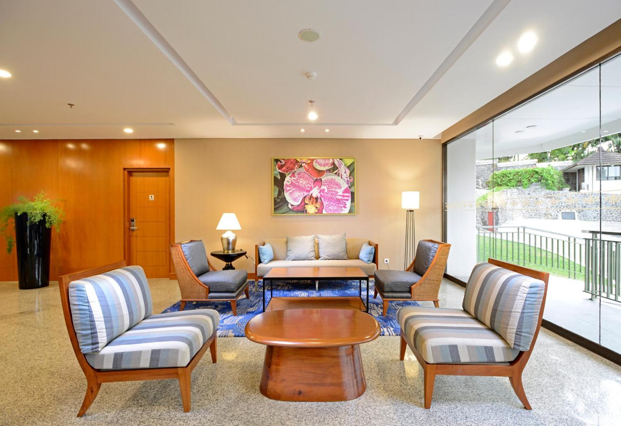 Surya Hotel & Cottages Prigen Ngoại thất bức ảnh