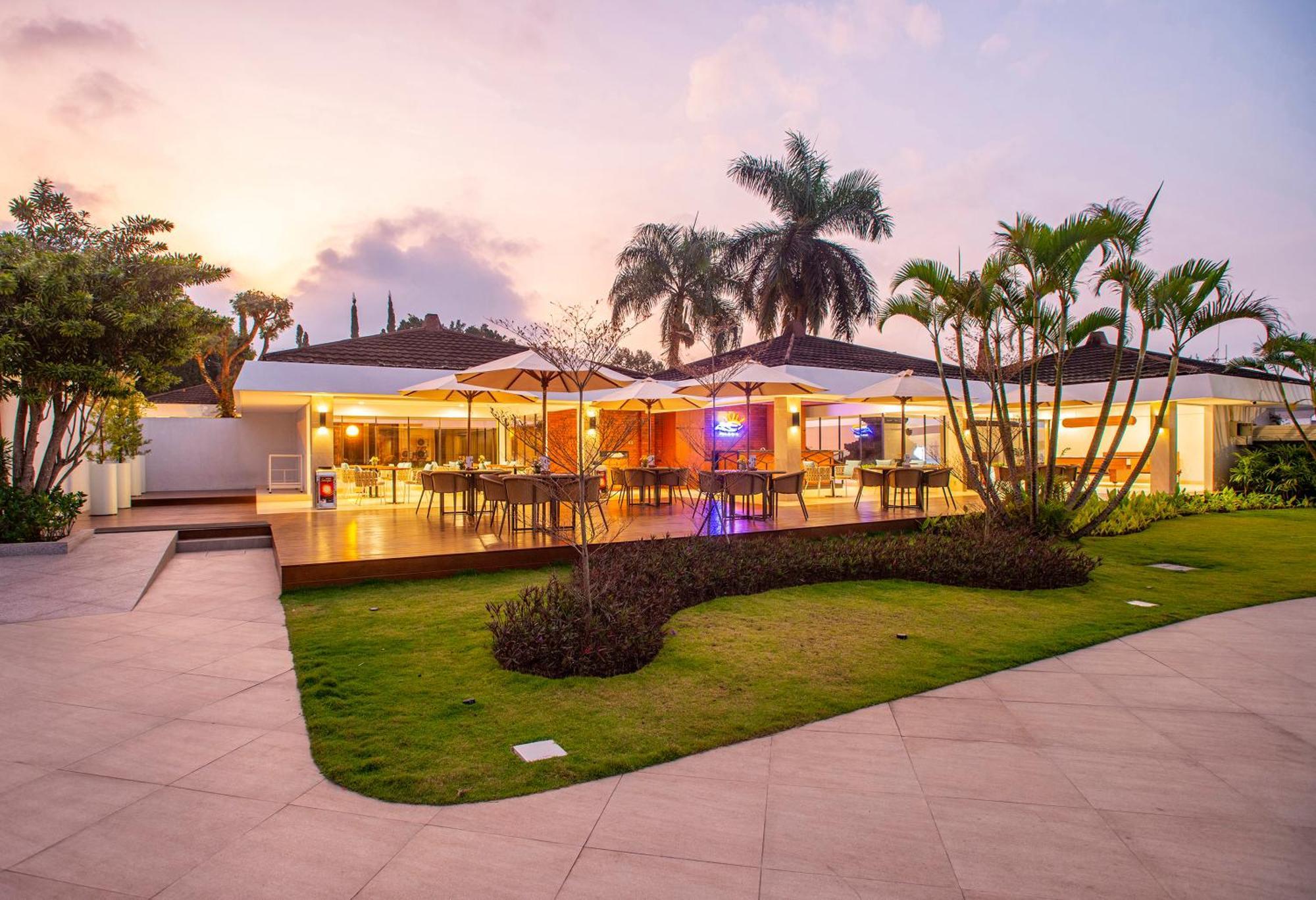 Surya Hotel & Cottages Prigen Ngoại thất bức ảnh